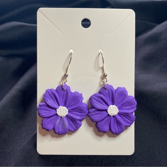 Blue Willow Boutique Earrings - Picture 3 of 3